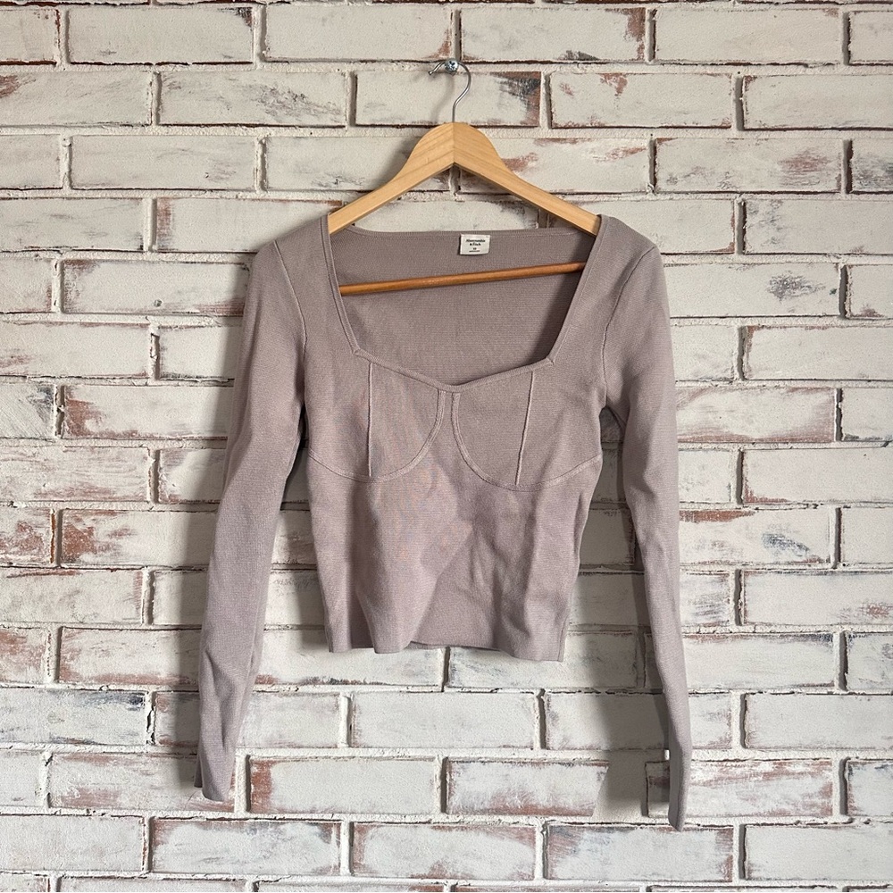 Abercrombie & Fitch Light Gray Scoop Neck Long Sleeve Top - Picture 2 of 6